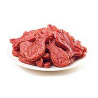 قطع من لحم السلمون المجفف على شكل سمكة وانبي للكلاب